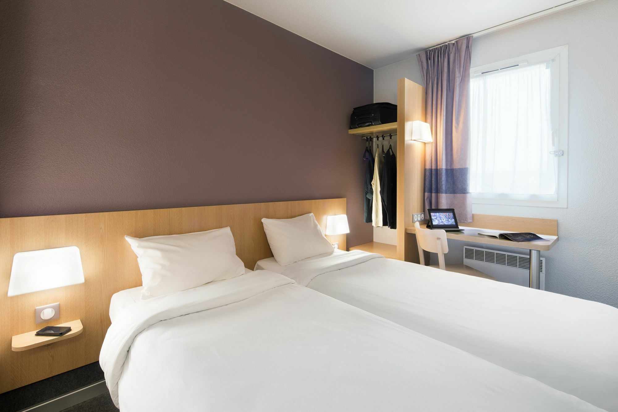 B And B Hotel Limoges Bagian luar foto