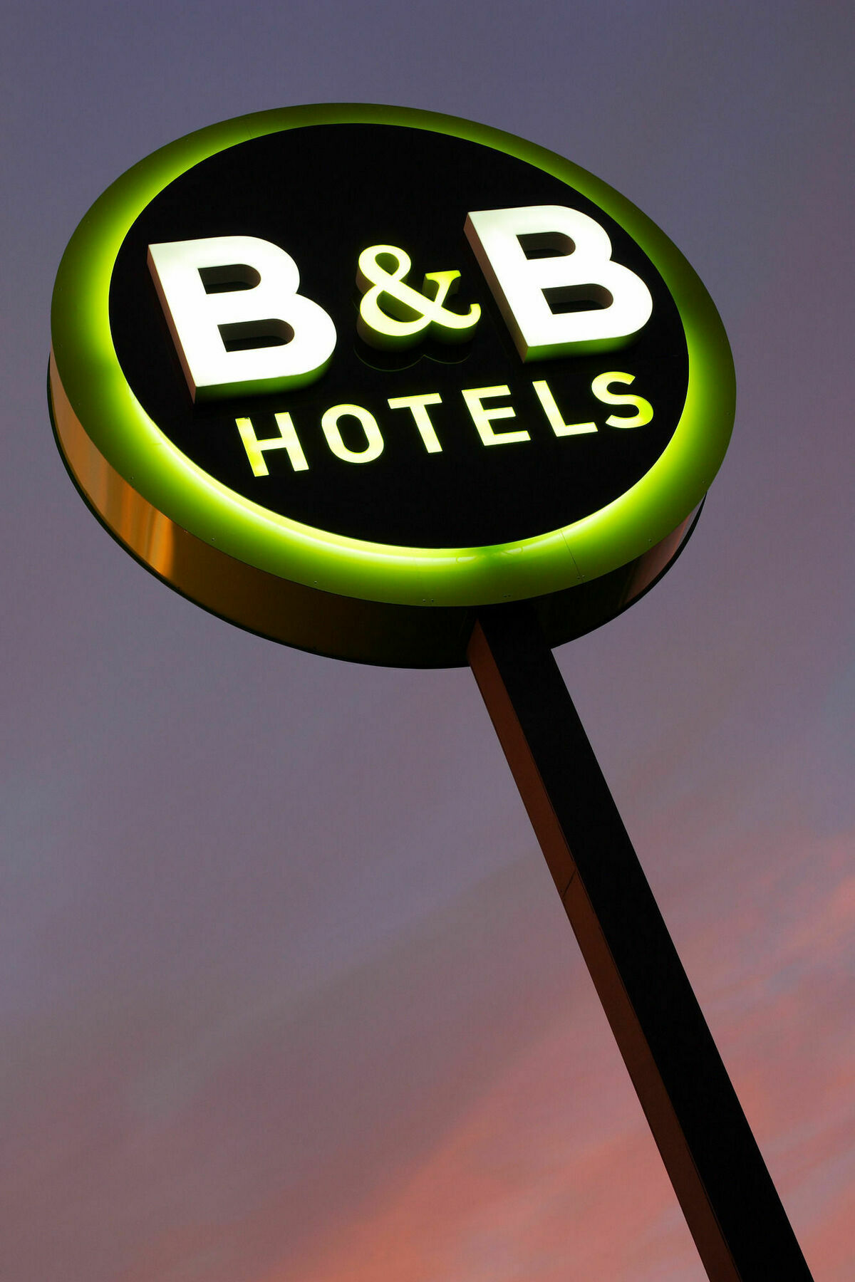 B And B Hotel Limoges Bagian luar foto